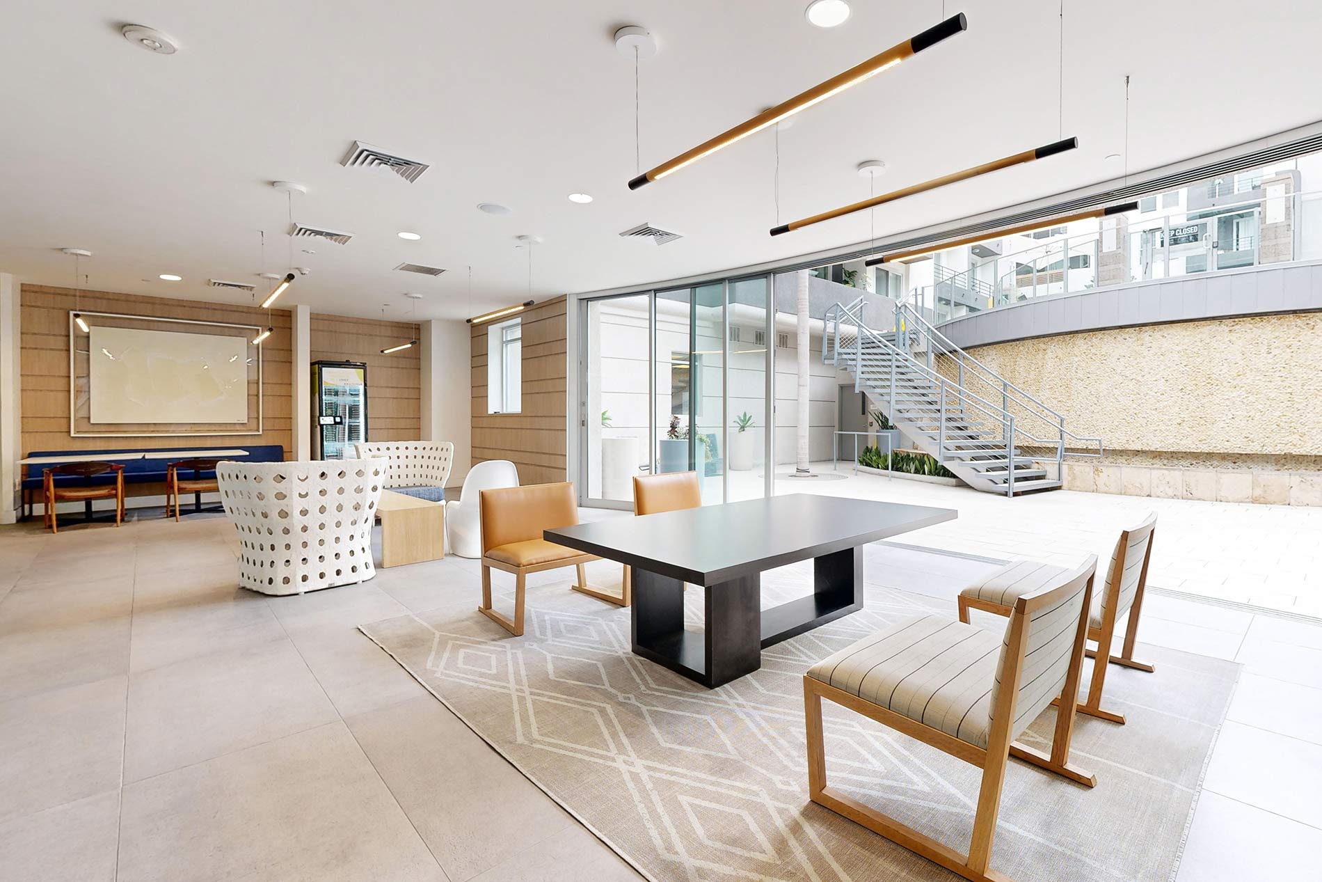 Luxury Villa with Pool - Gallery Image