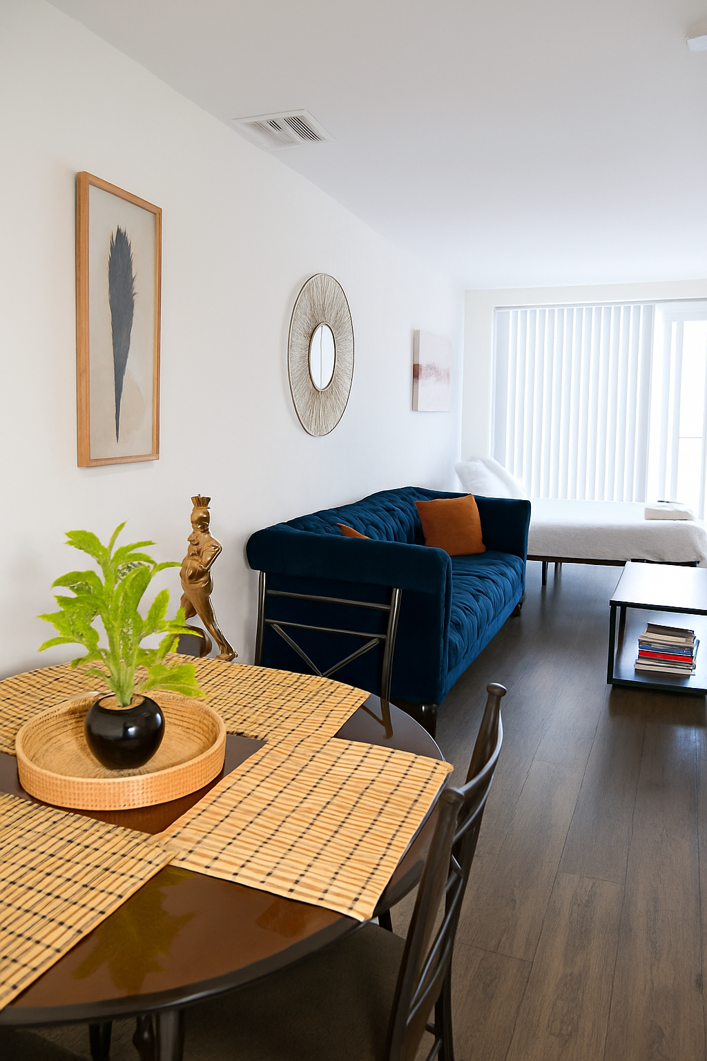 Balcony 1BR with Workspace - Gallery Image