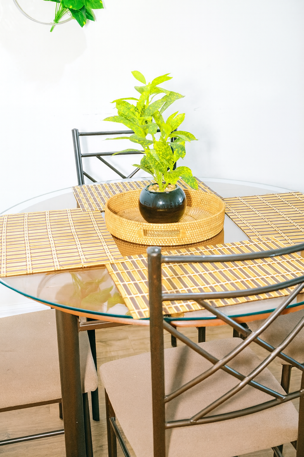Balcony 1BR with Workspace - Gallery Image