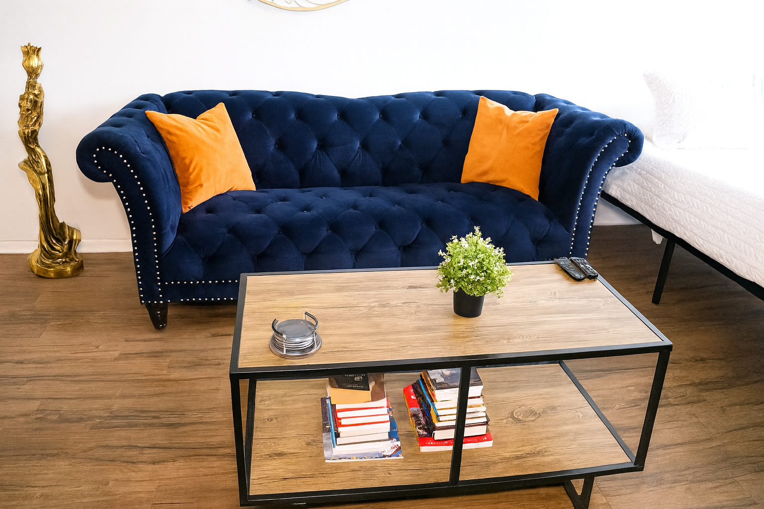Balcony 1BR with Workspace - Gallery Image