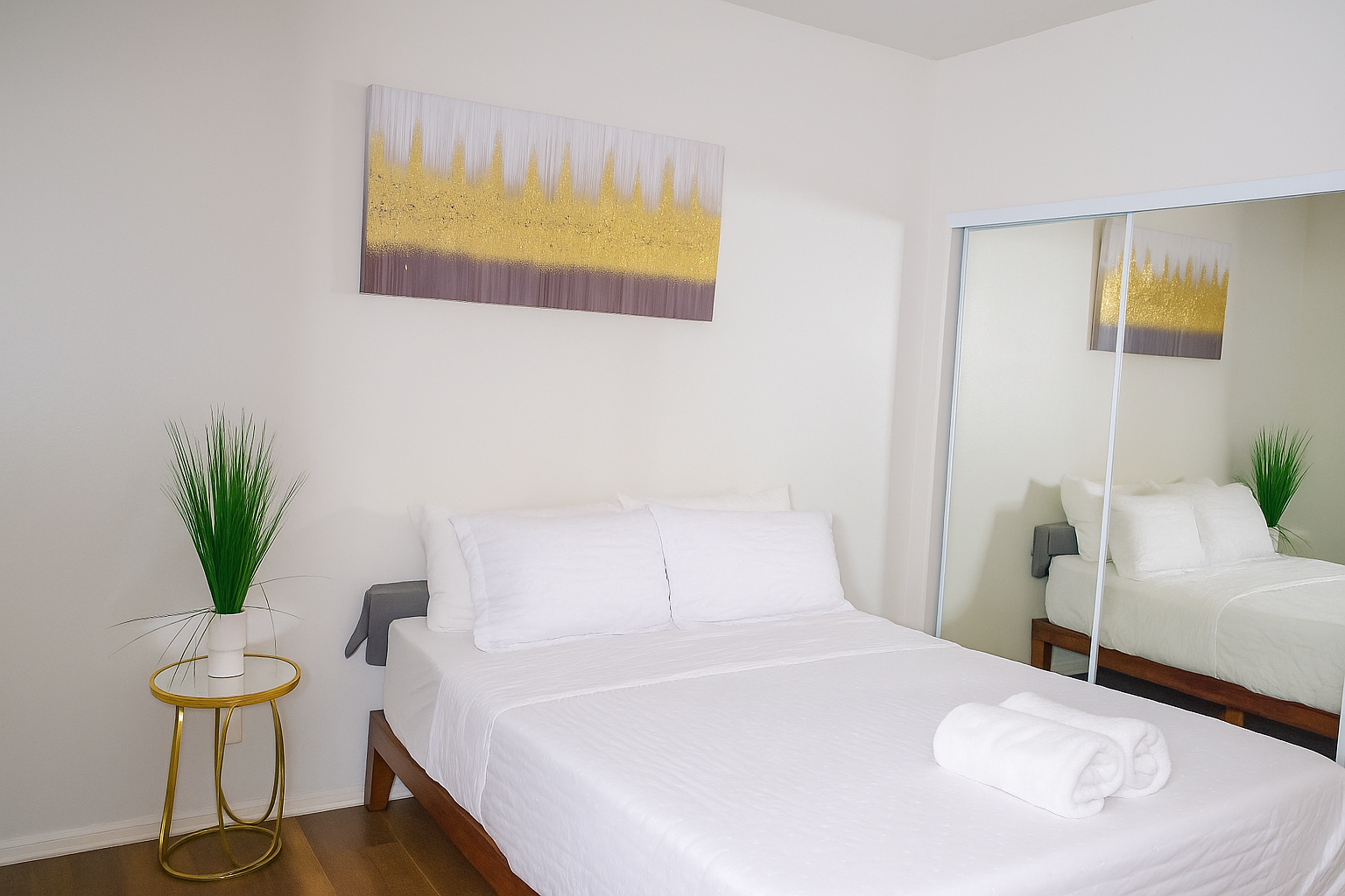 Coastal 1BR Near the Marina - Gallery Image